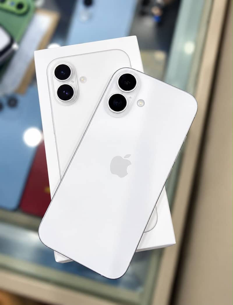 Apple iPhone 16 0