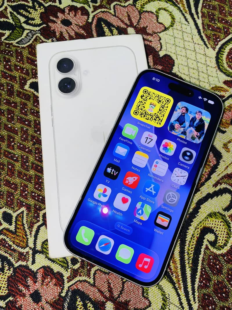 Apple iPhone 16 4