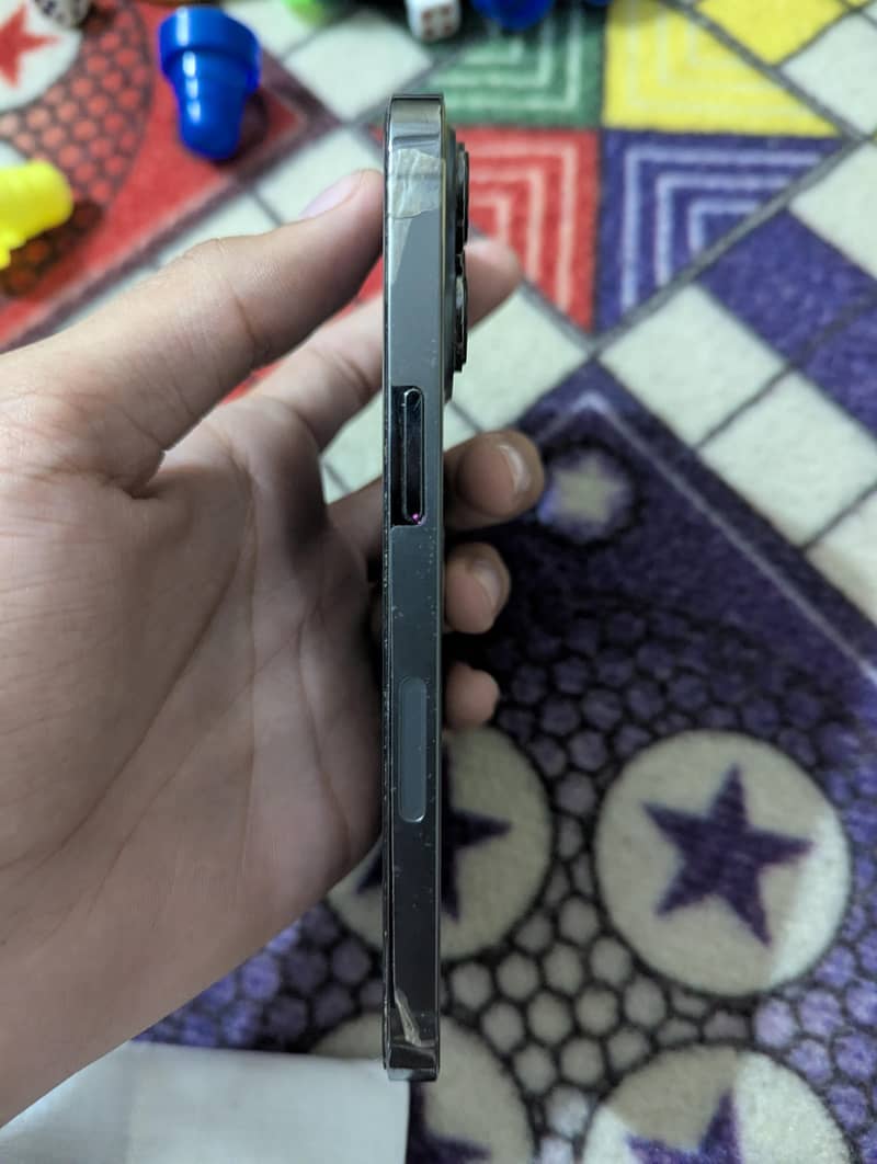 Apple iPhone 13 Pro 2