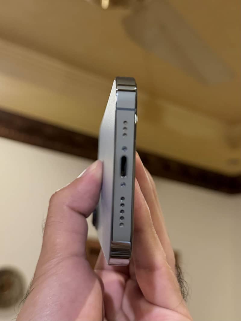 Apple iPhone 13 Pro 4