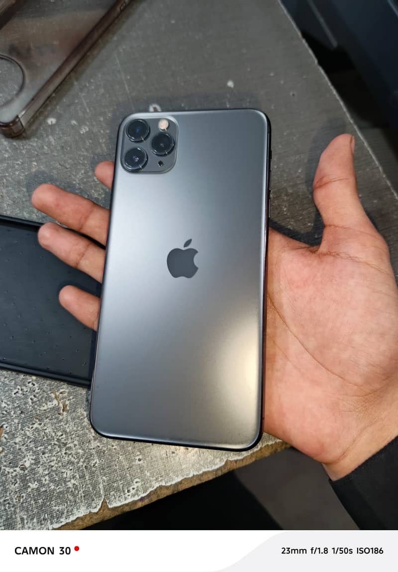 Apple iPhone 11 Pro Max 0