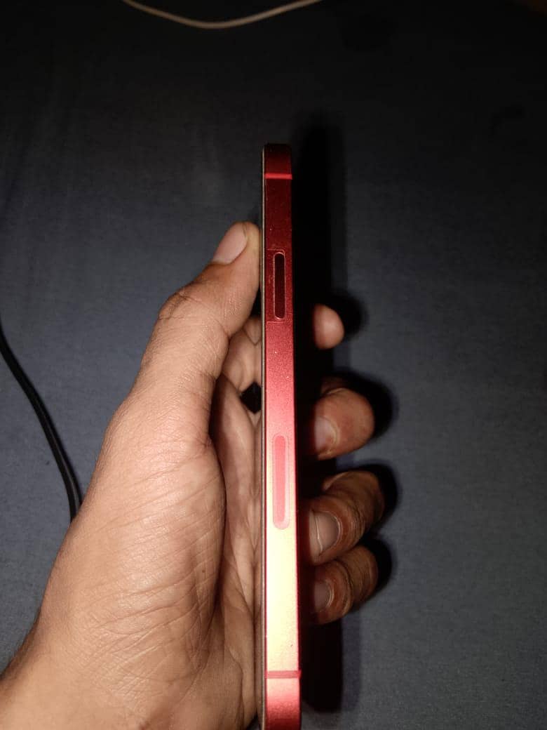 Apple iPhone 12 4