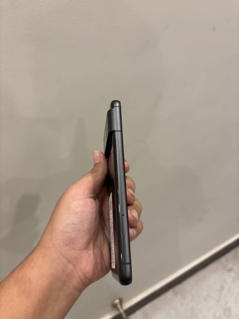 Google Pixel 8 4