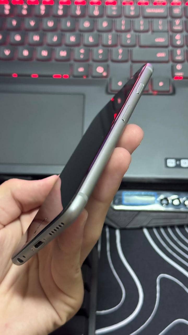 Apple iPhone 6S 3
