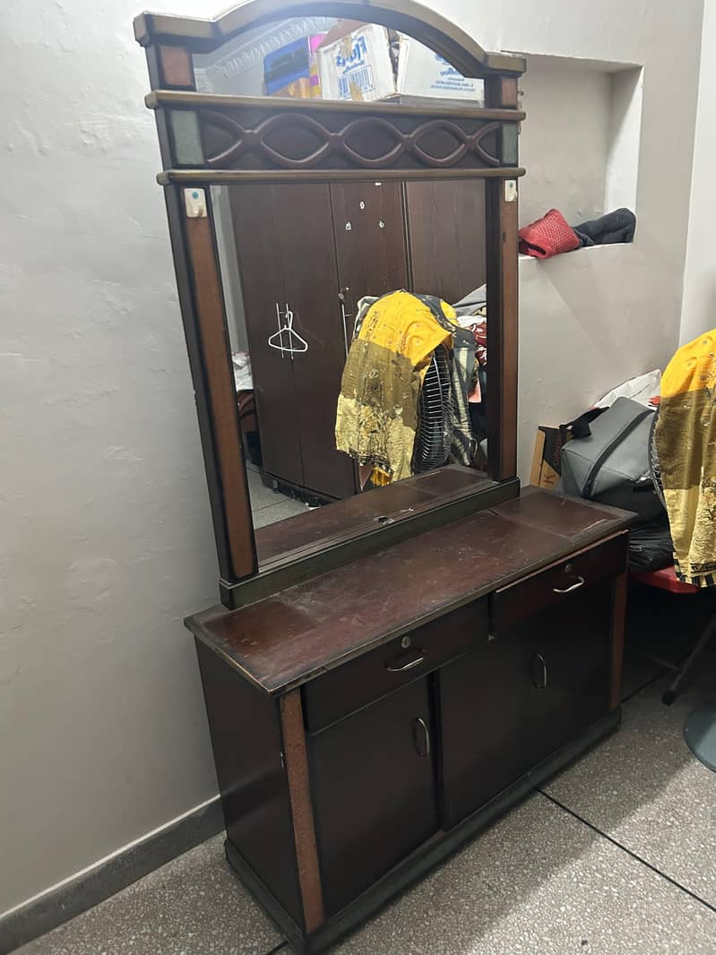 dressing table 0