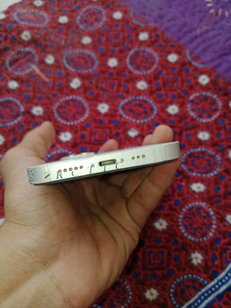 Apple iPhone 13 3