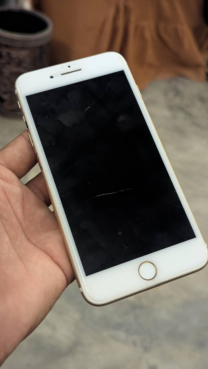 Apple iPhone 7 Plus 5
