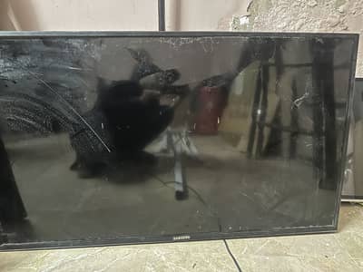 Samsung 55 Inch LED TV – Panel Broken – For Parts