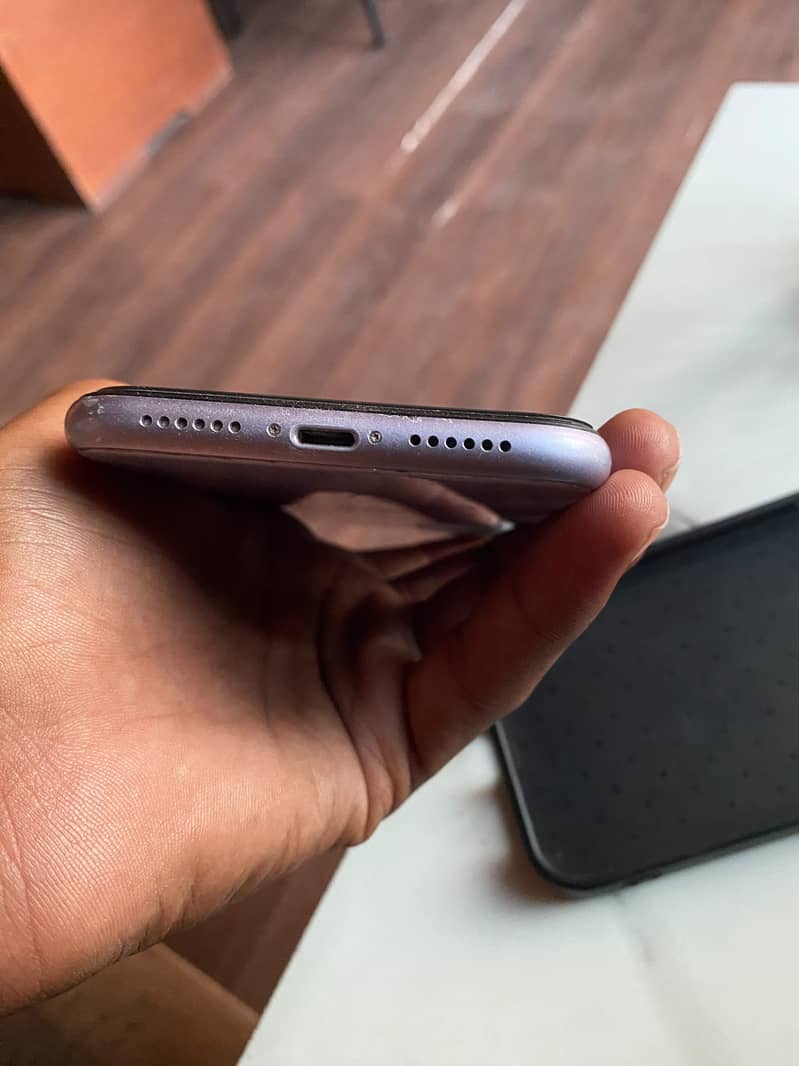 Apple iPhone 11 6