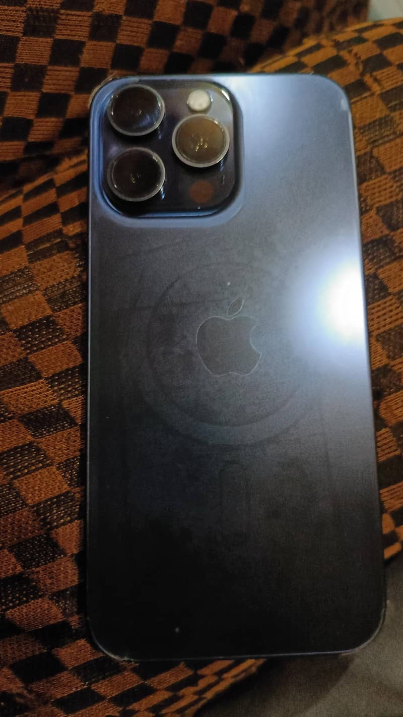 Apple iPhone 15 Pro Max 2