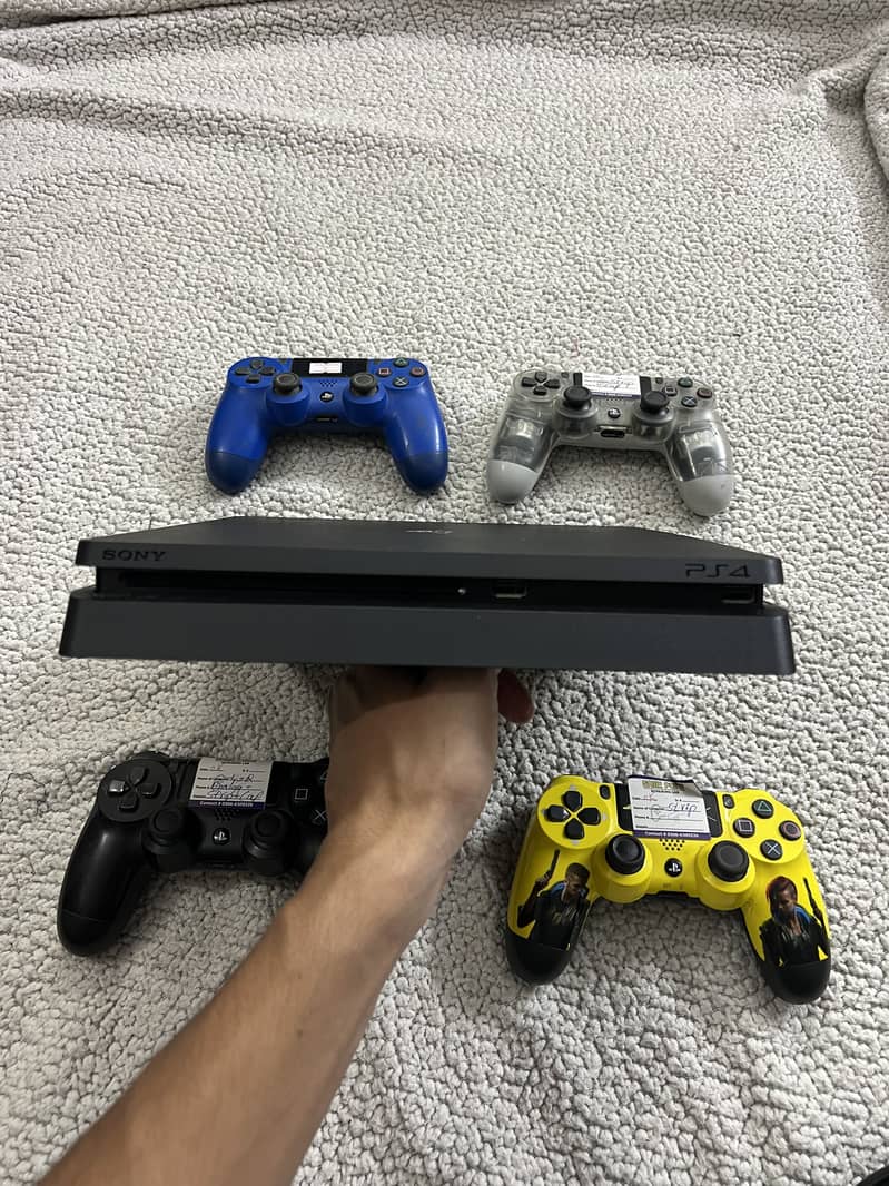 PS4 Slim 1TB 1