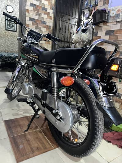 Honda 125 bike