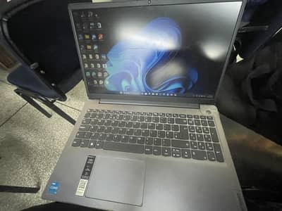 Lenovo ideapad 3 i3 12 gen 8gb ram 256gb ssd