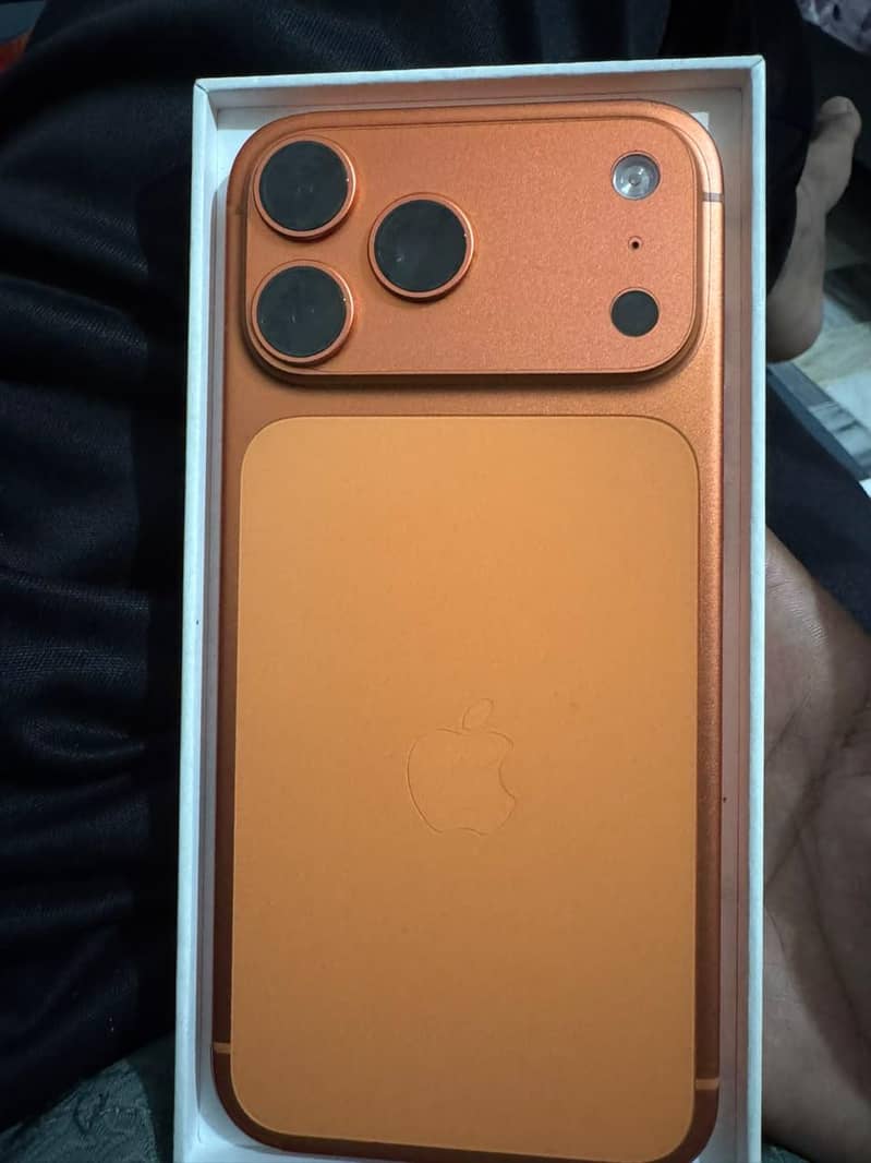 Apple iPhone 17 Pro Max 0