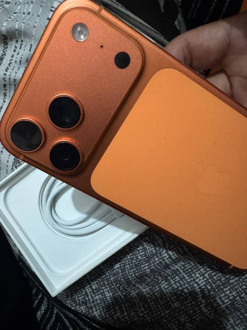 Apple iPhone 17 Pro Max 1