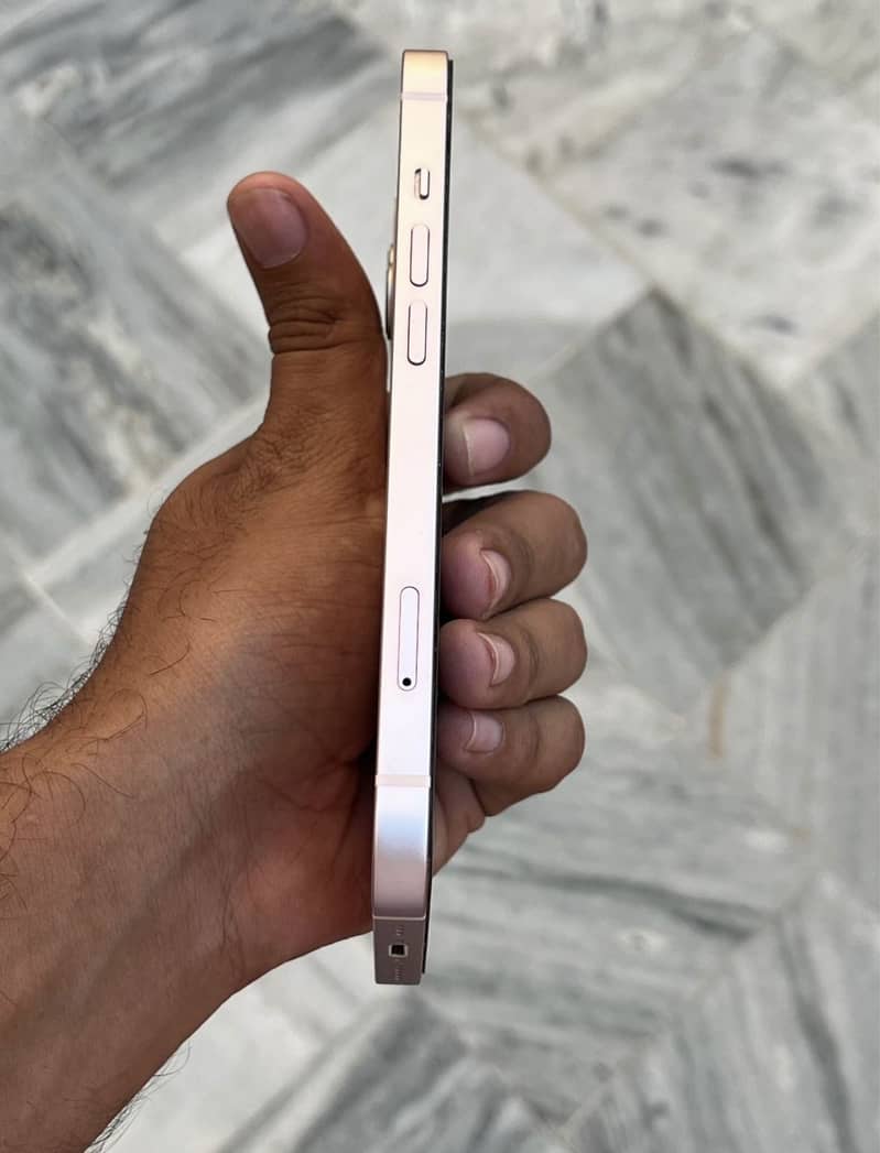 Apple iPhone 13 3