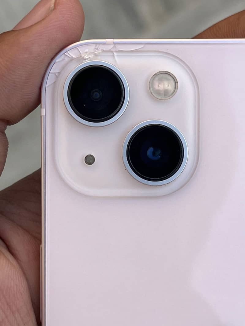 Apple iPhone 13 5
