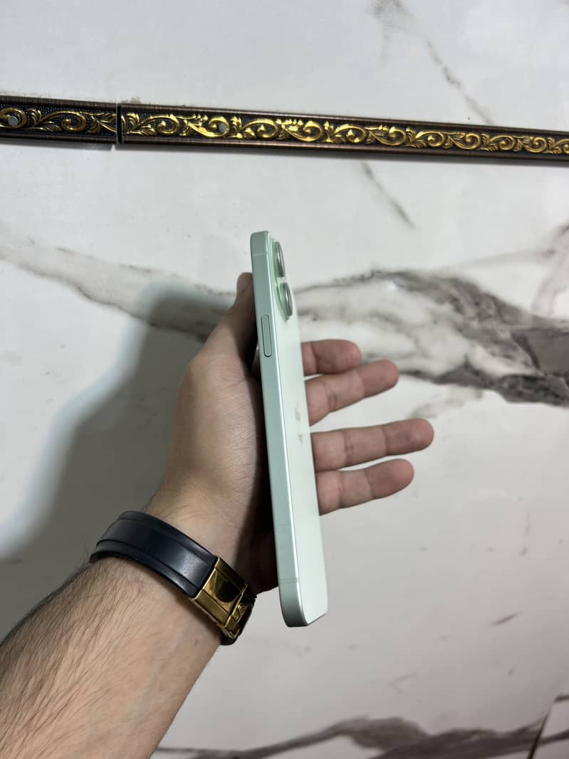 Iphone 15 plus 6