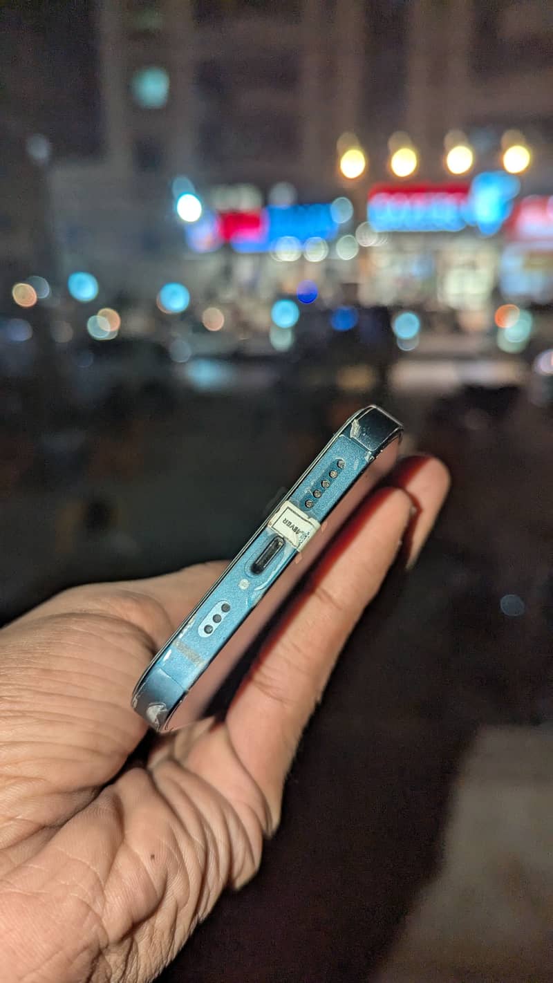 Apple iPhone 13 6