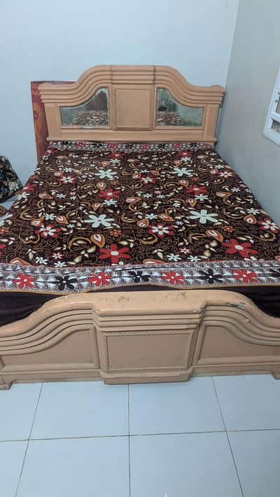 Bed with mettress
