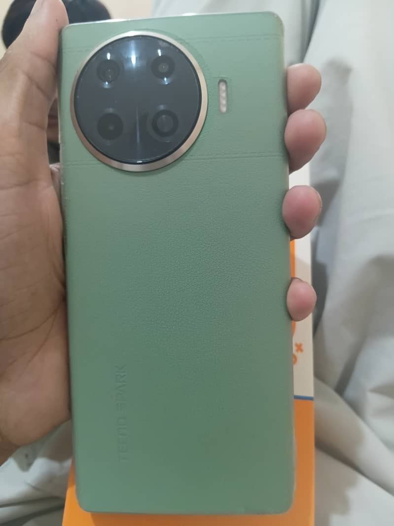 Tecno Spark 20 Pro Plus 0