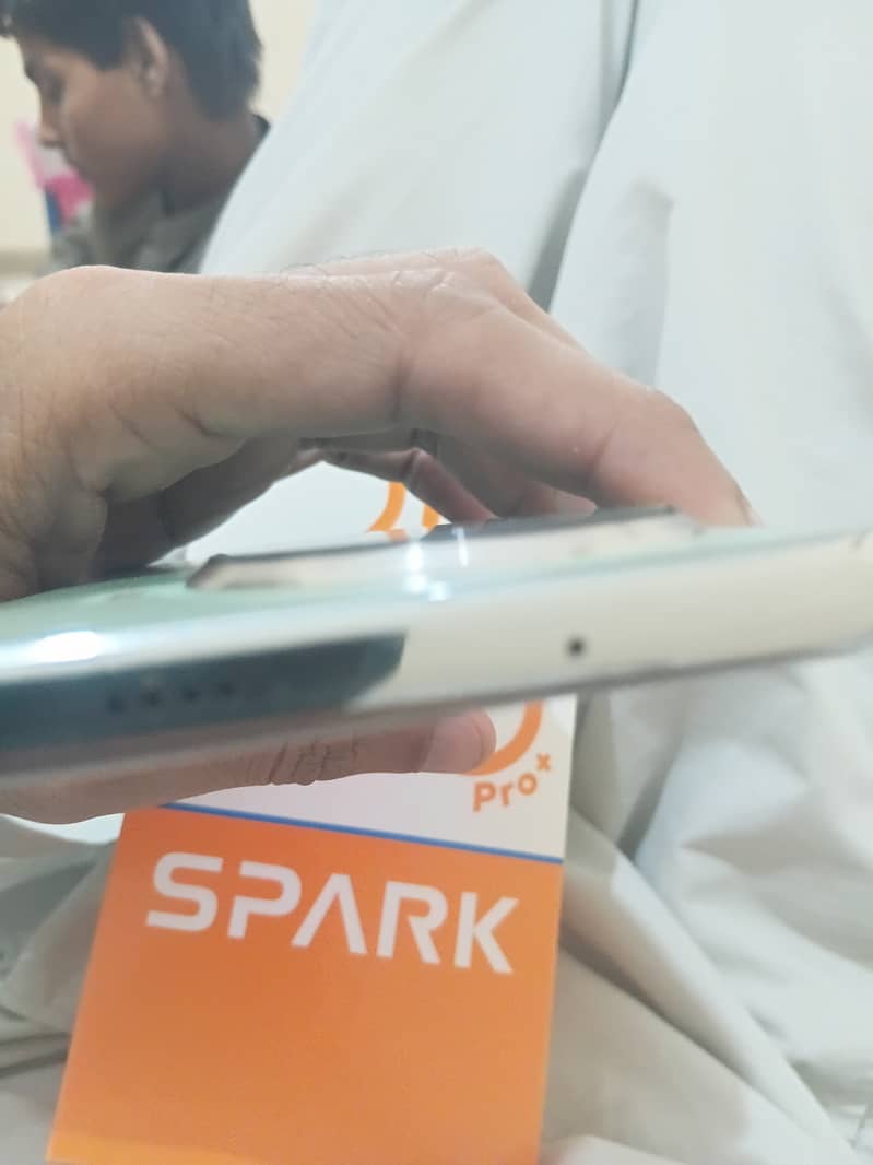 Tecno Spark 20 Pro Plus 3
