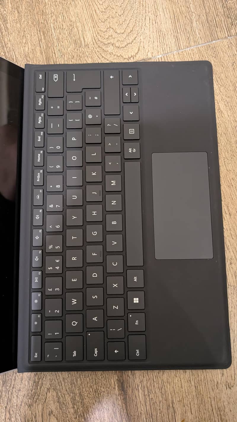 Microsoft Surface Pro 7+ 2