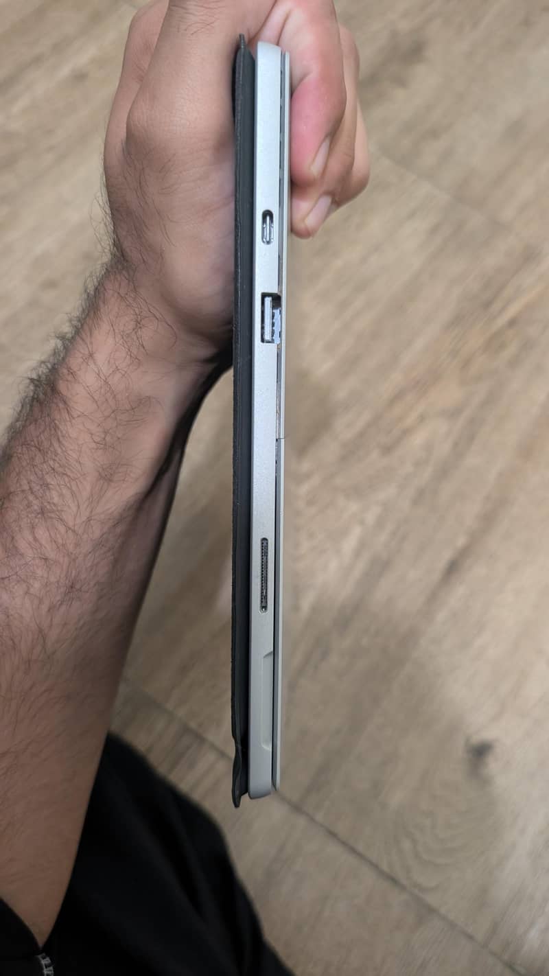 Microsoft Surface Pro 7+ 8