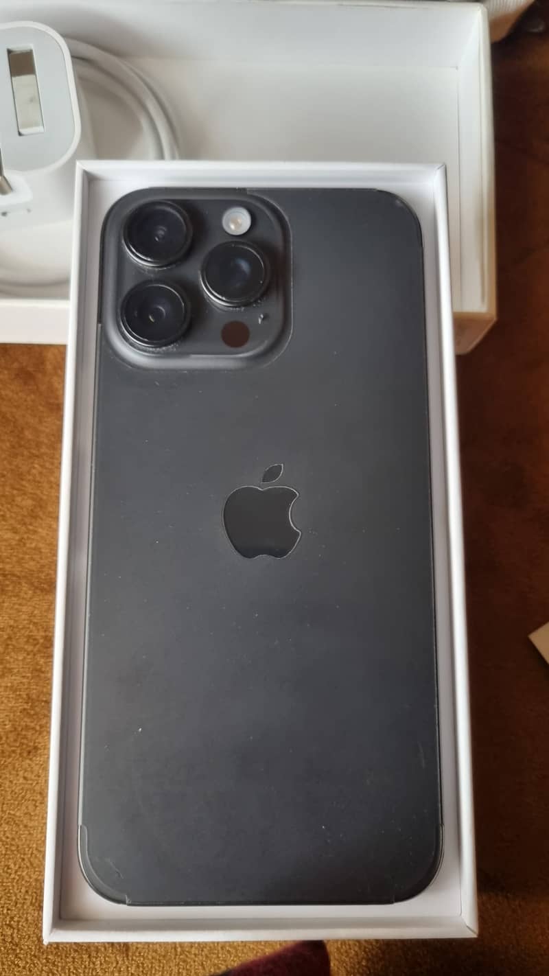 Apple iPhone 15 Pro Max 0