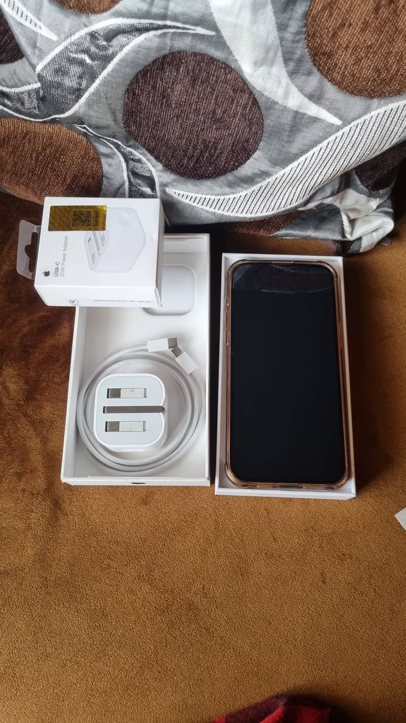 Apple iPhone 15 Pro Max 4