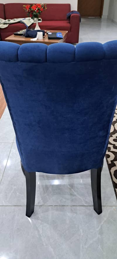 dinning table with 8 chair