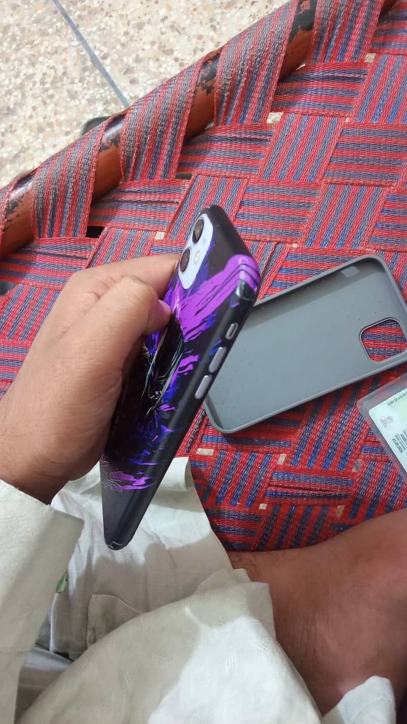 Apple iPhone 11 7