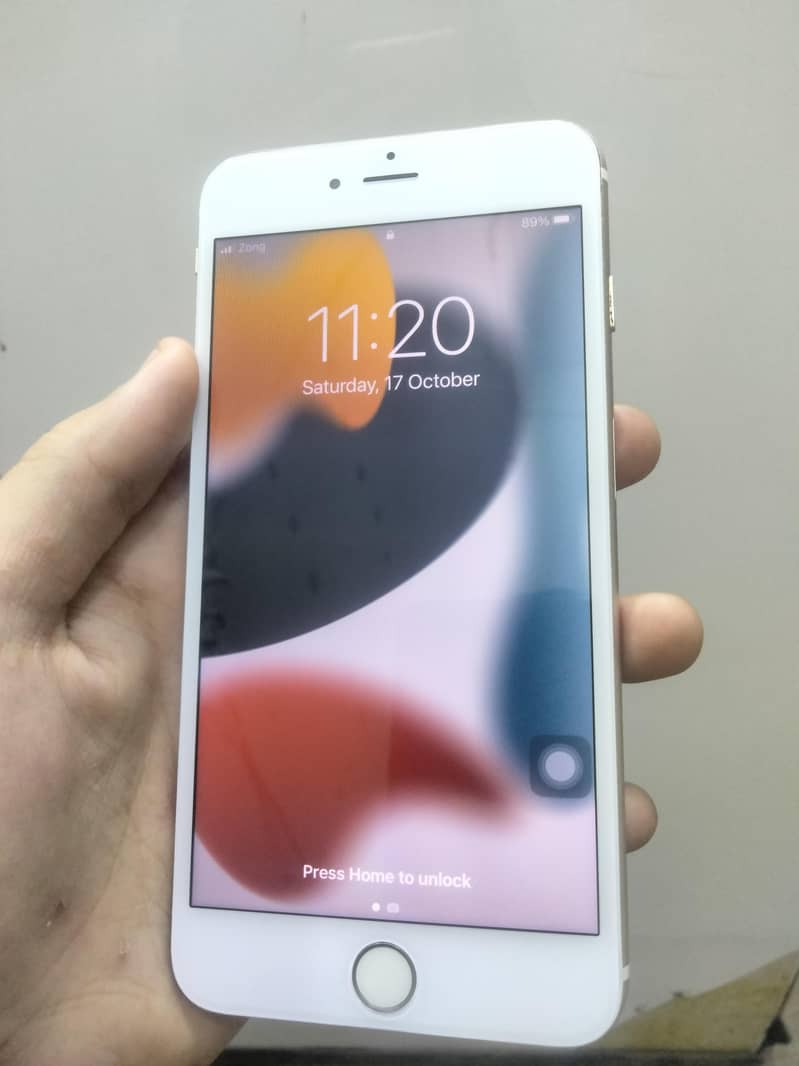 Apple iPhone 6S Plus 0
