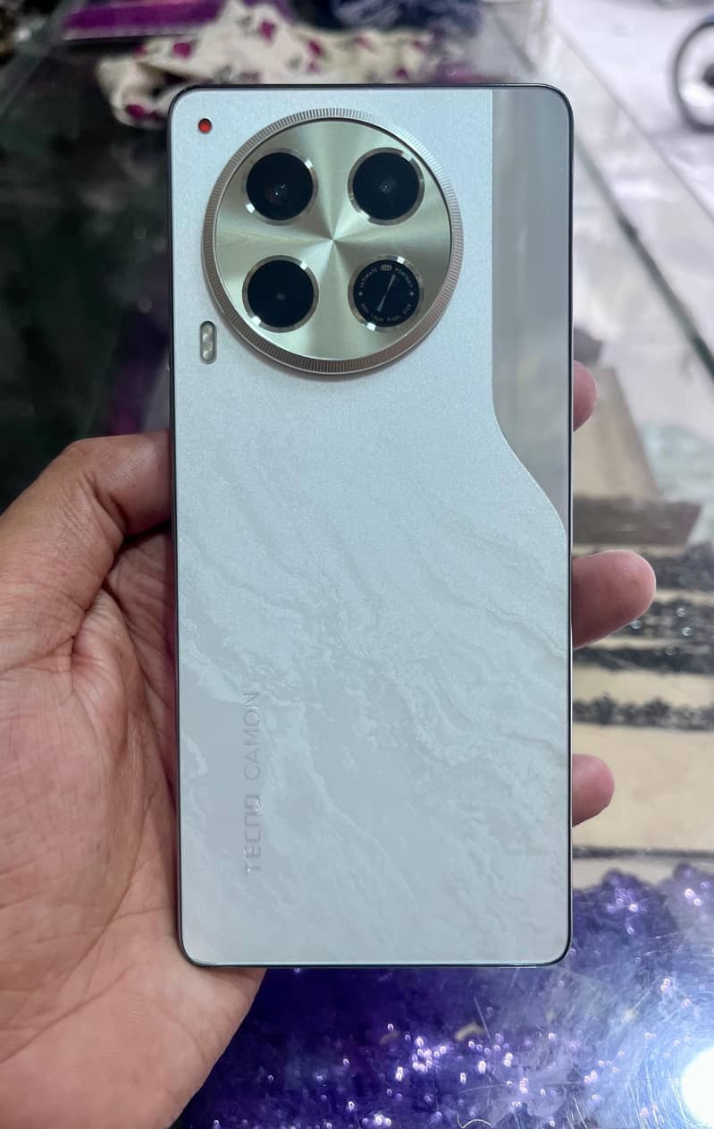 Tecno CAMON 30 1