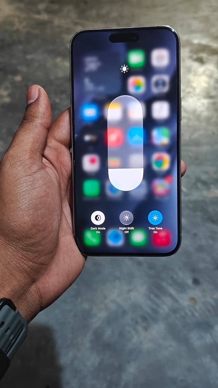 Apple iPhone 15 Pro Max 7
