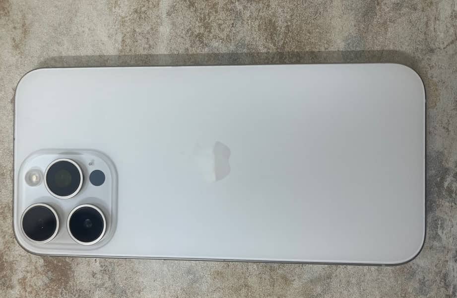 Apple iPhone 16 Pro Max 2