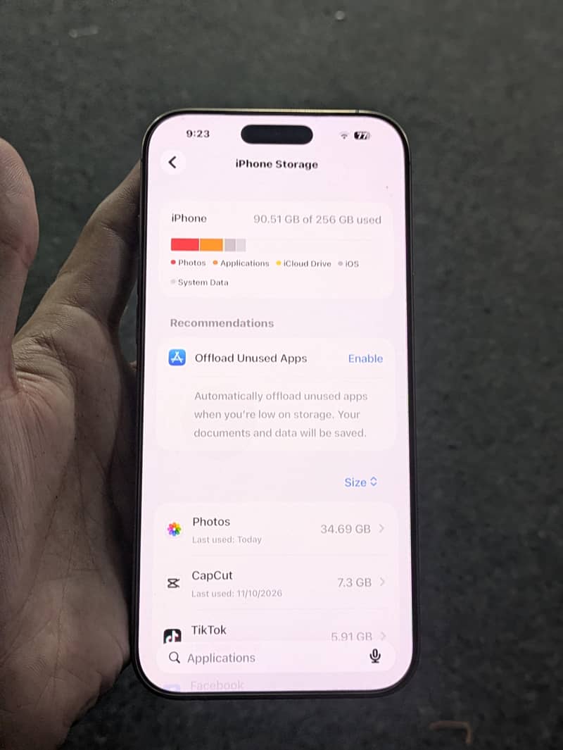 Apple iPhone 16 Pro Max 0