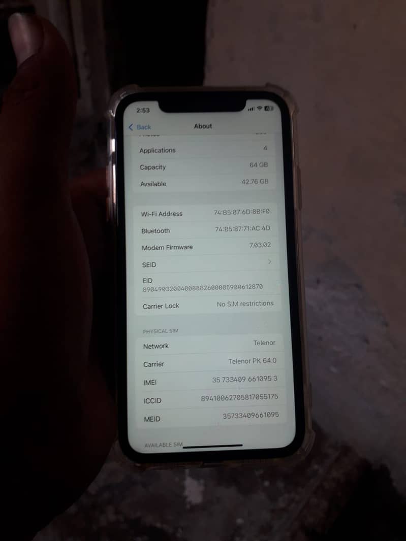 iPhone XR 4