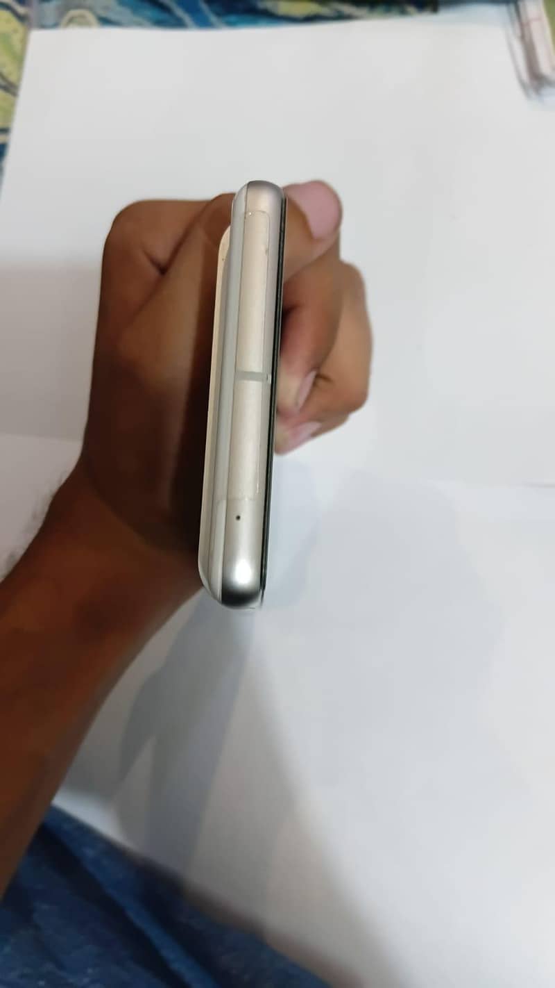 Google Pixel 7 4