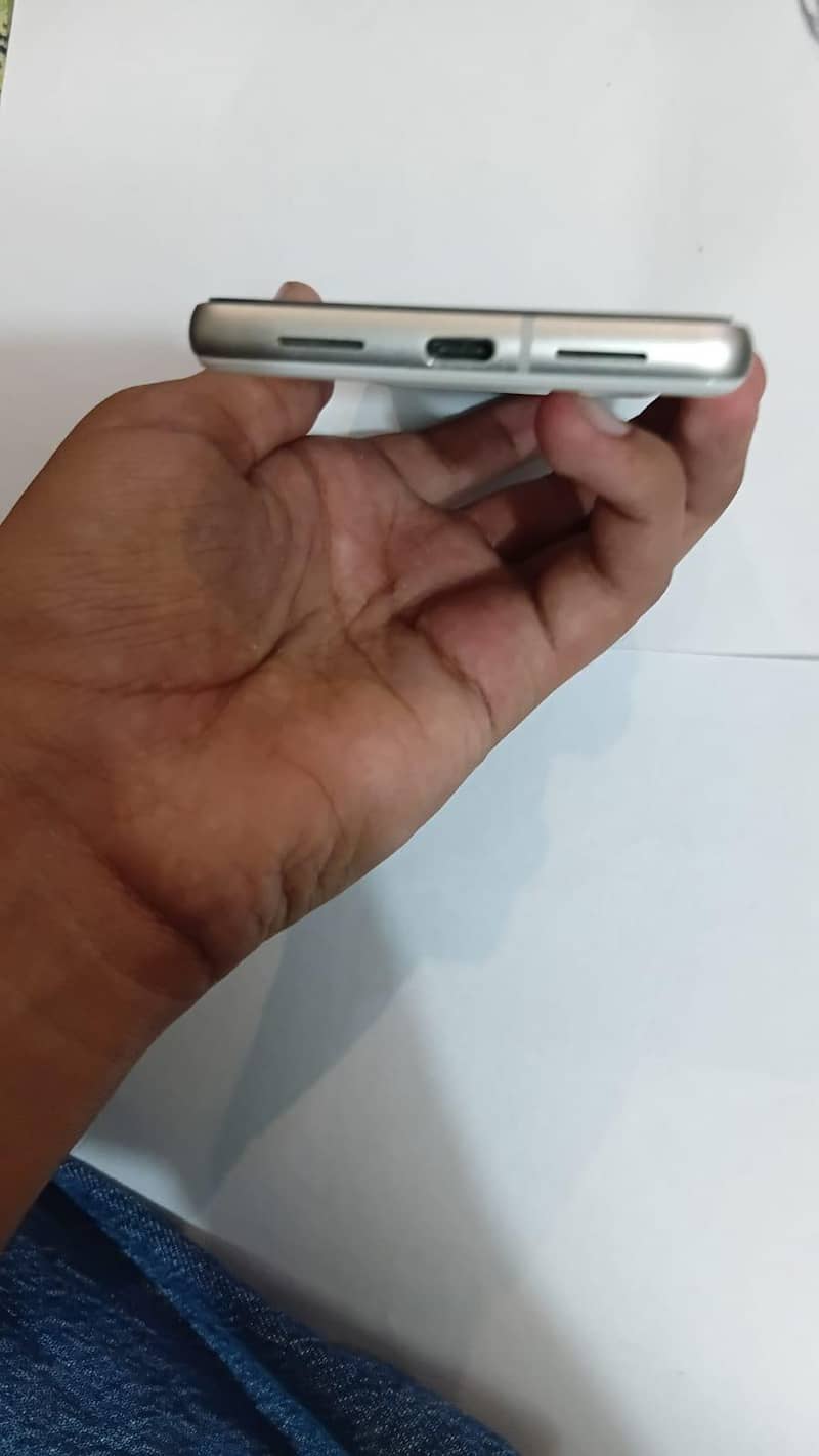 Google Pixel 7 5
