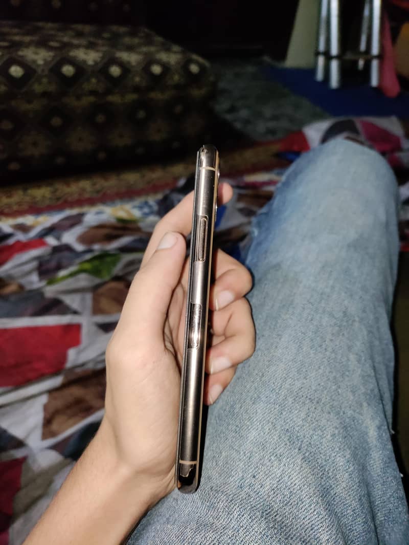 Apple iPhone 11 Pro 2