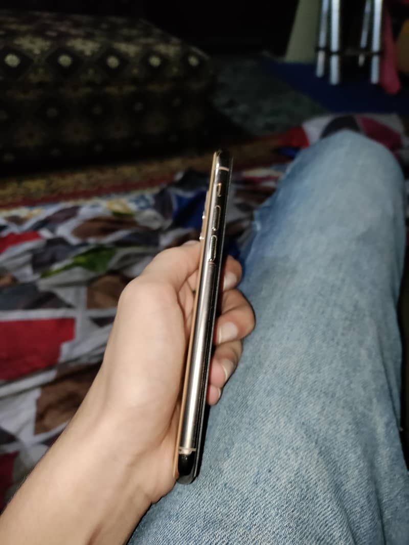 Apple iPhone 11 Pro 3