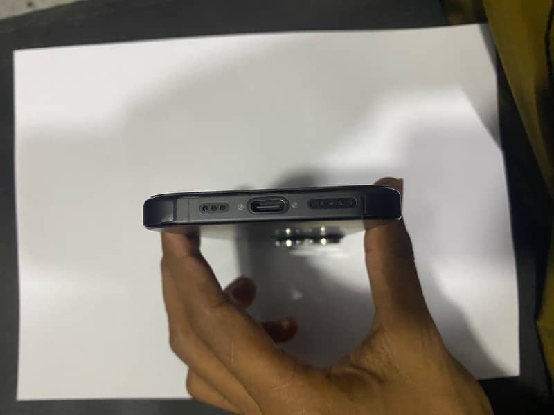 Apple iPhone 16 Pro 0