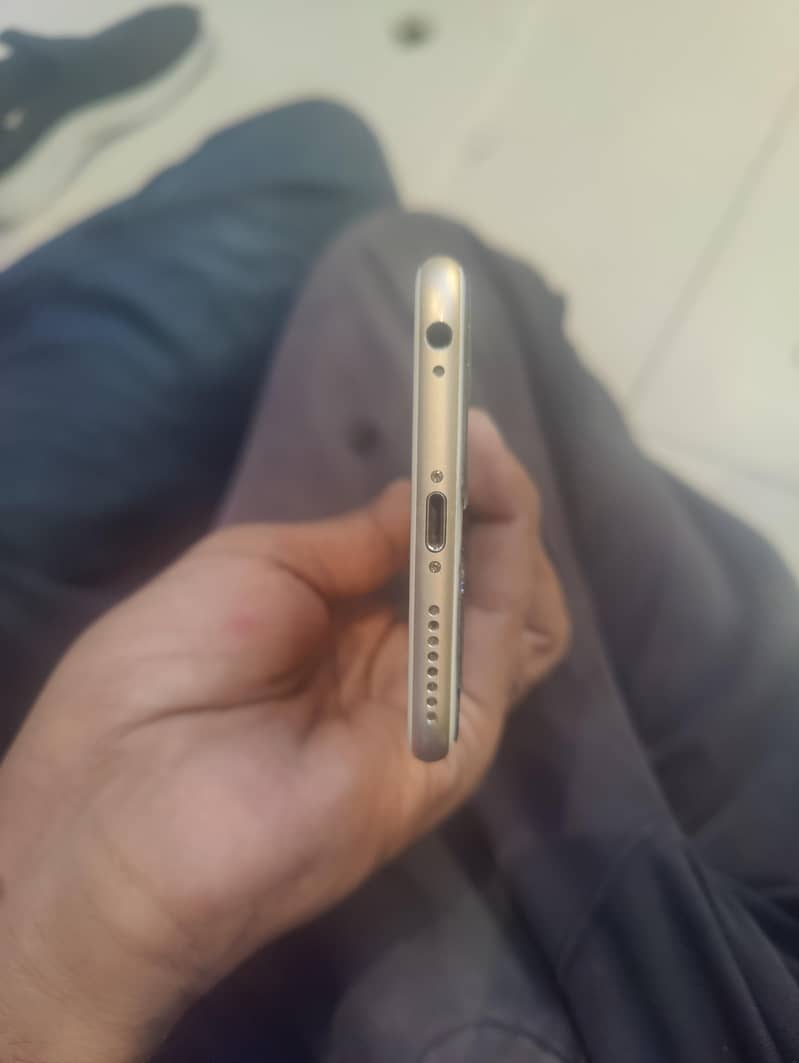 Apple iPhone 6 Plus 1