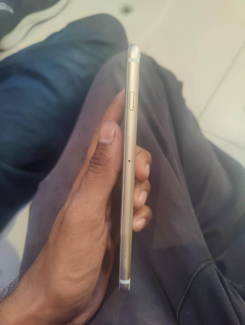 Apple iPhone 6 Plus 3