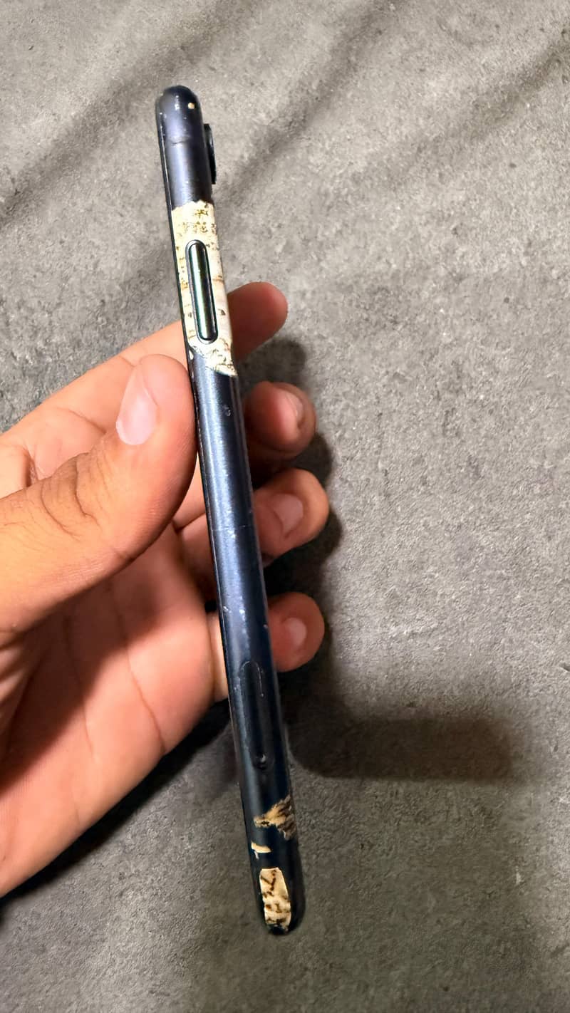 iphone XR 1