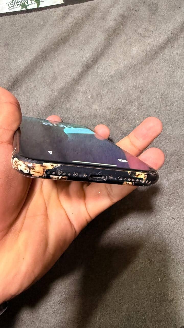 iphone XR 2