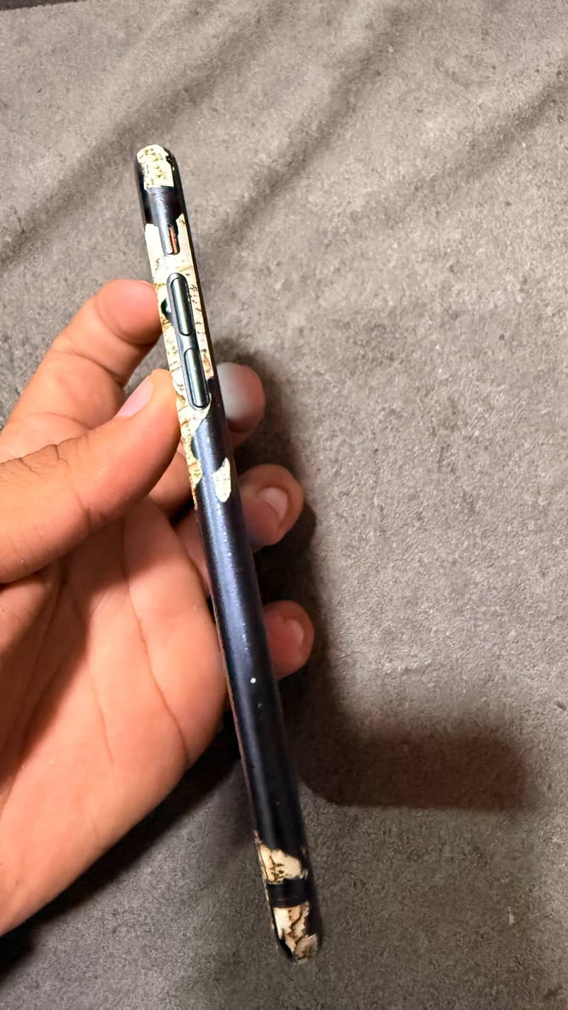 iphone XR 4