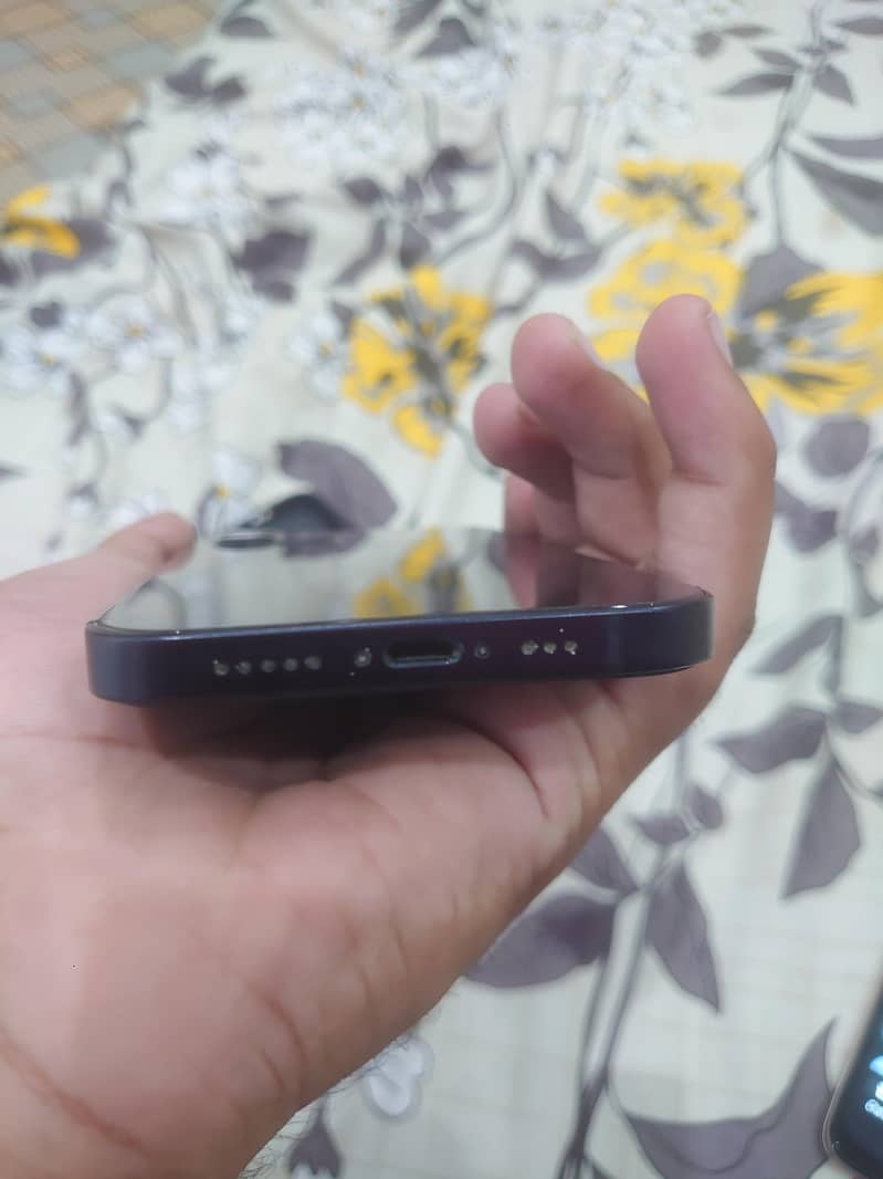 Apple iPhone 12 5