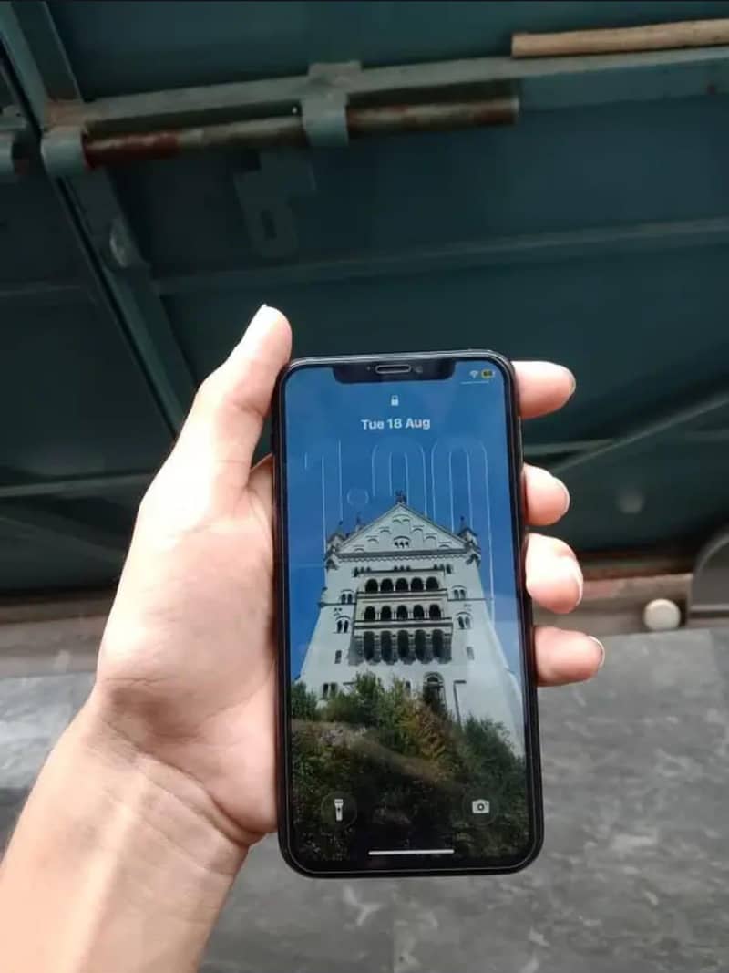 Apple iPhone 11 Pro 4